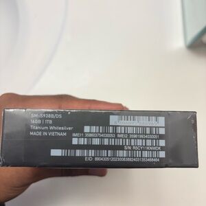 Samsung Galaxy Smartphone Box